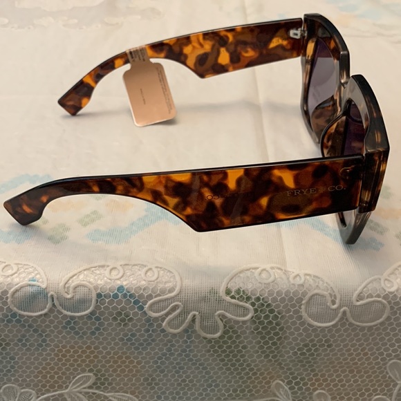 Frye and Co. Tortoise Sunglasses - Picture 5 of 17